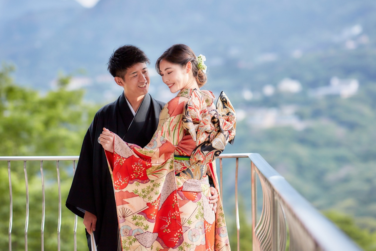箱根神社で古式ゆかしい神前式【箱根でゆったり♪1泊2日の結婚式】家族プラン